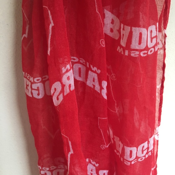 UW Badger infinity scarf - Picture 3 of 3